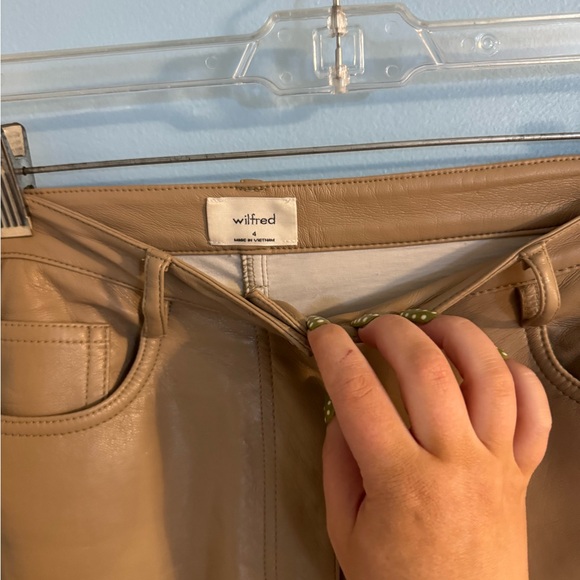 Wilfred by Aritizia tan faux leather pants size 4 - Picture 3 of 6